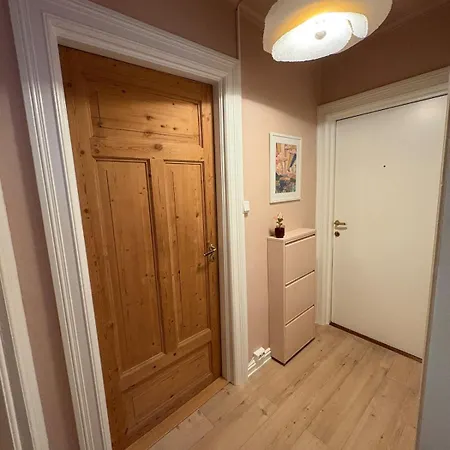 Cozy And With Two Bedroom Apartment *