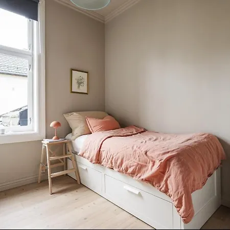 Cozy And With Two Bedroom
