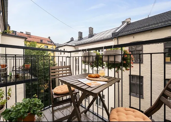 Cozy And With Two Bedroom Apartment *
