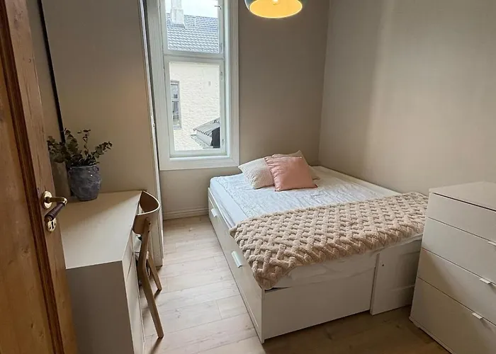 Cozy And With Two Bedroom Apartment